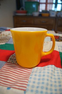 (4개입고) PYREX D-HANDEL YELLOW MUG