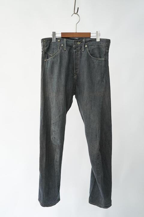 LEVI&#039;S ENGINEERED JEANS (34)