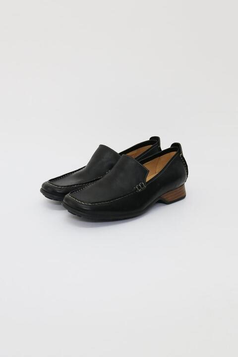 CLARKS (245)