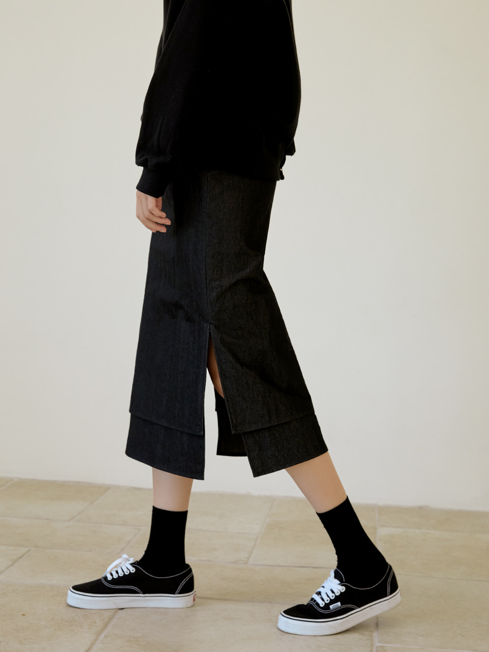 Double slit denim skirt (black)