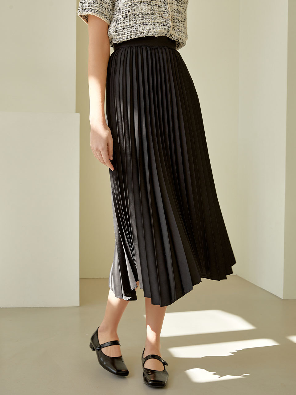 Unbalance pleats long skirt (black)