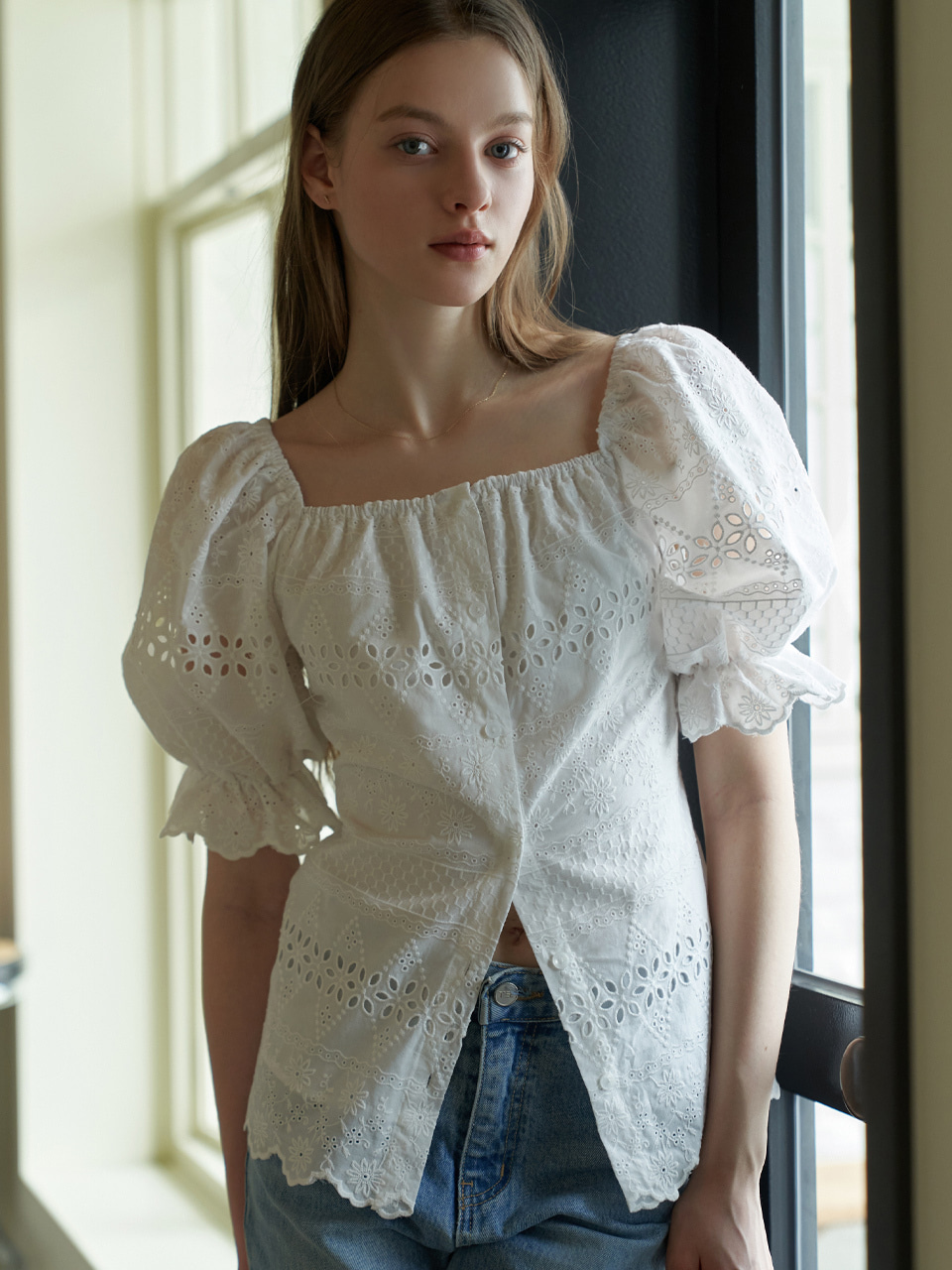 Plain lace blouse (white)