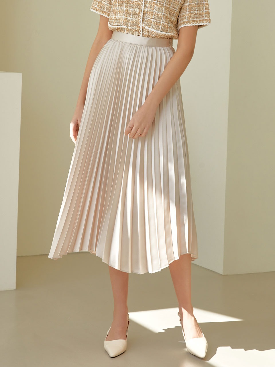 Unbalance pleats long skirt (beige)