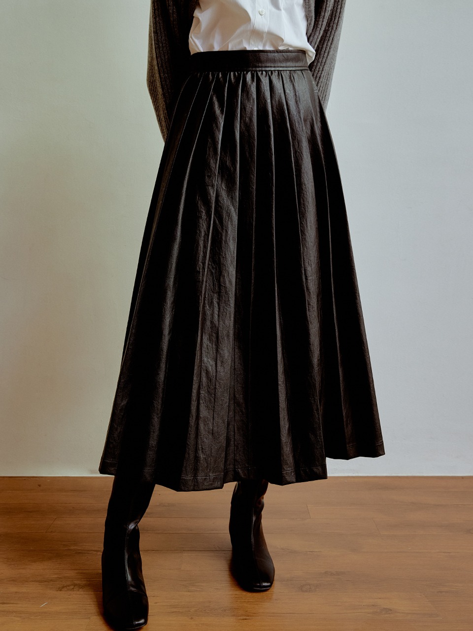 Small pleats leather skirt (black)