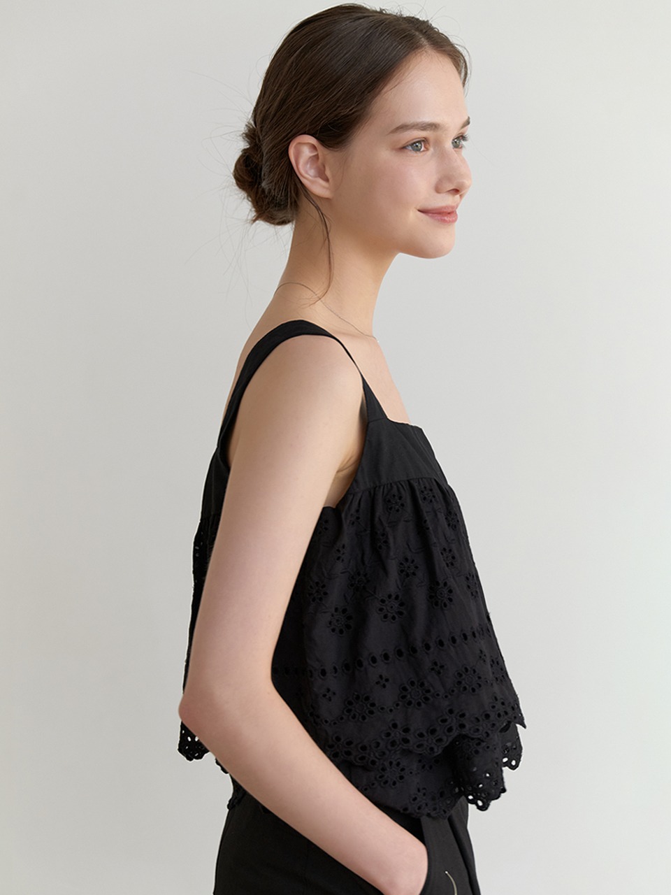 Trimming lace blouse (black)