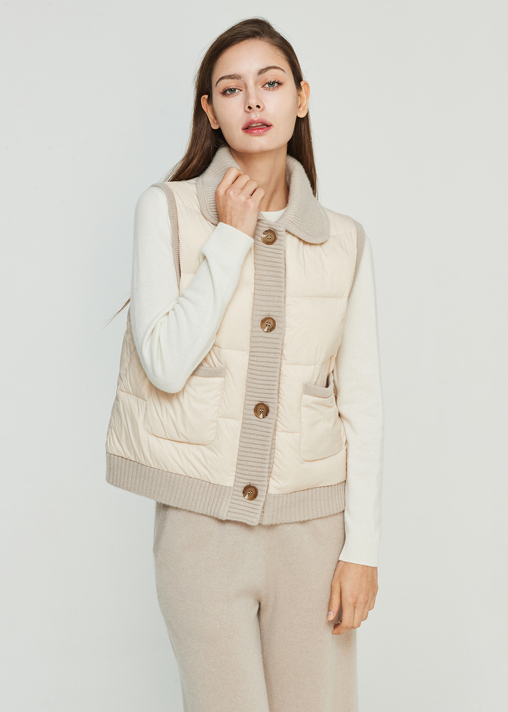 Wide collar goose vest (skin beige) 20%