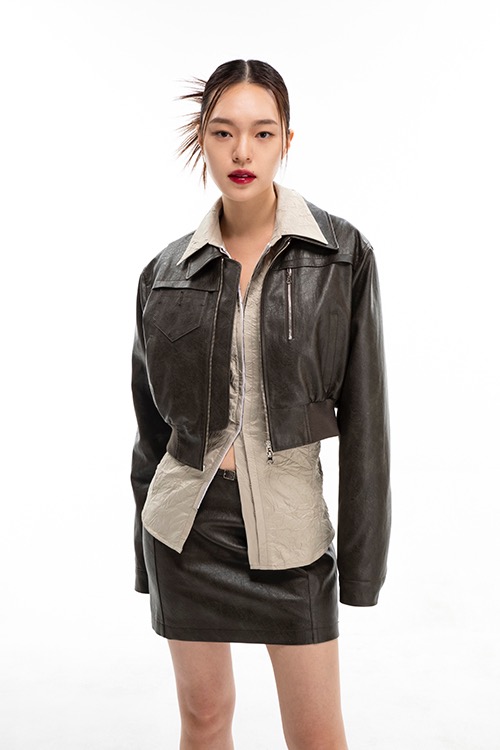 3/6 예약배송 [카리나 착용] FAUX LEATHER CROP BLOUSON_KHAKI