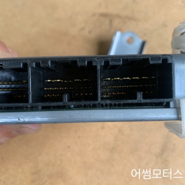 렉서스 GS430 서스펜션 컨트롤 모듈 8924330091