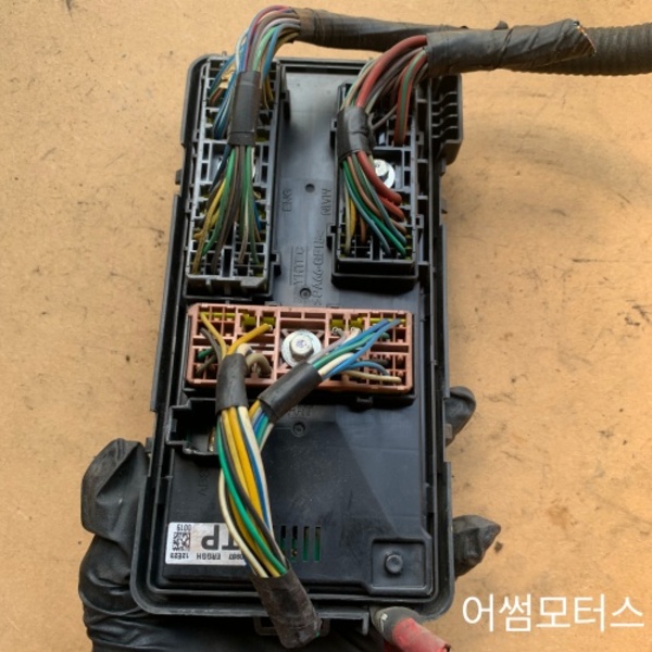 쉐보레 스파크 엔진룸 퓨즈 박스 95020937