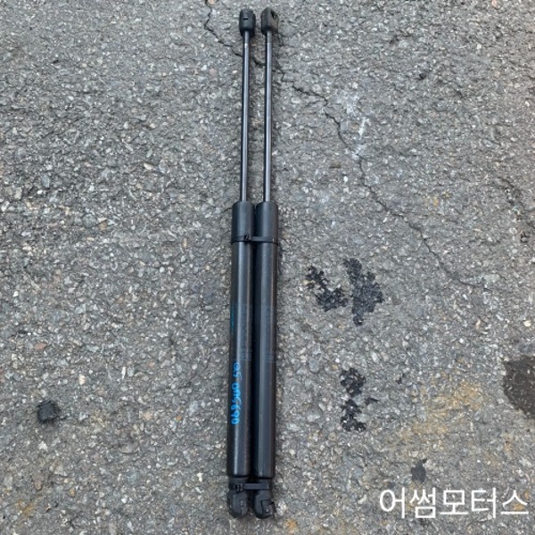 아우디 Q5 트렁크 쇼바 한조 8R0827552A