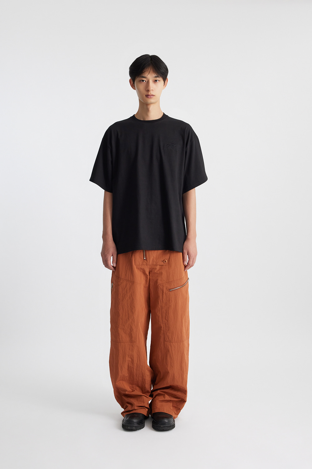 Tシャツ・カットソー EMBROIDERY OVERSIZE T-SHIRT OVERSIZED EMBROIDERED T-SHIRT オーバーサイズ刺繍シャツ｜COS