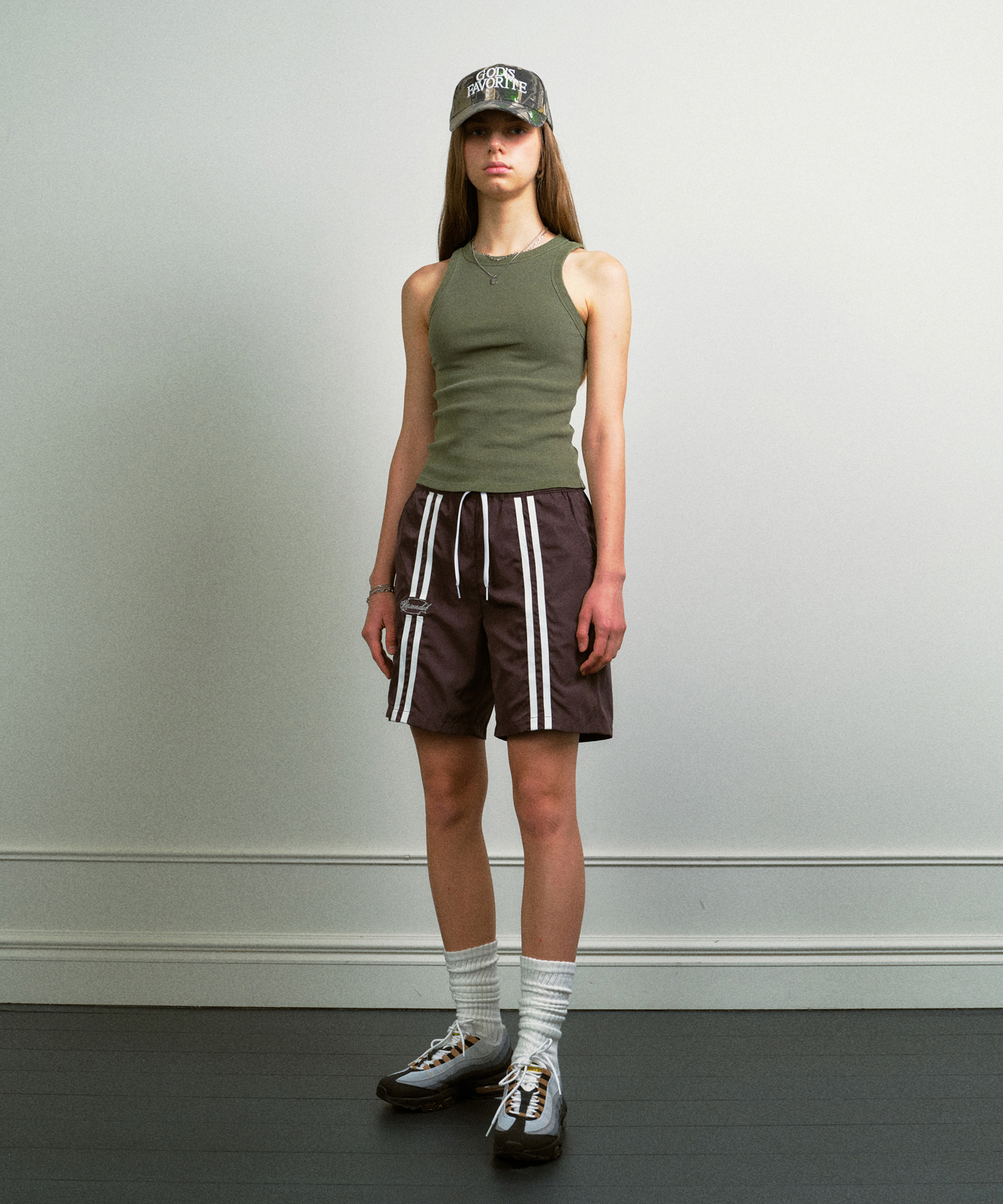 TWO LINE SHORT PANTS [BROWN]