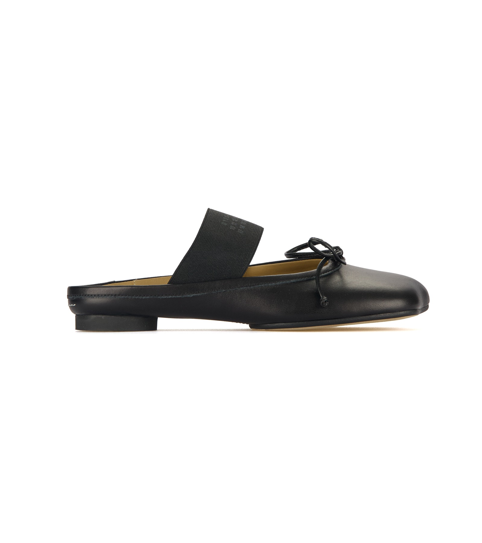 Leather Flat Shoes (Black)