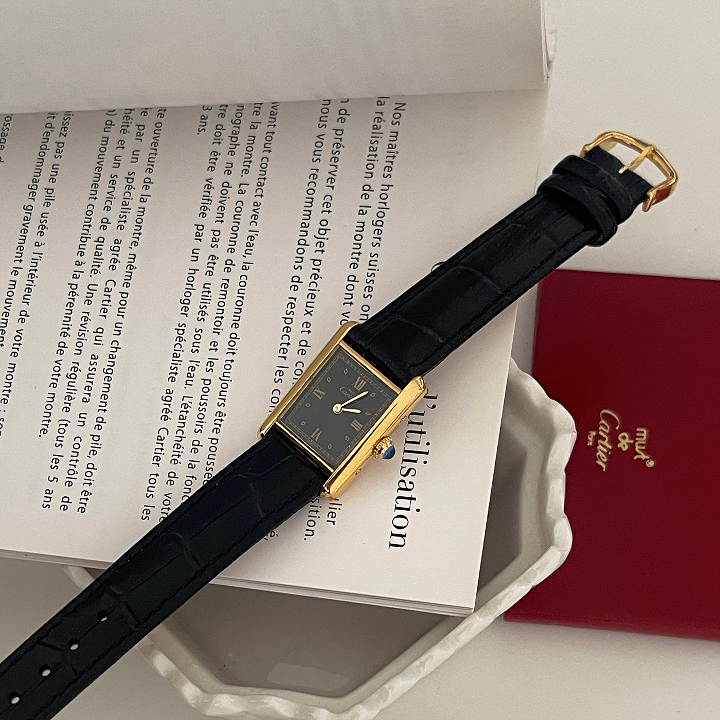 CARTIER must de tank black dial