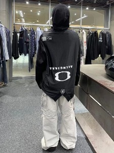 BALENCIAGA 23FW 파리콜렉션 더블링 롱 후드티셔츠