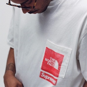 SUPREME x 노스페이스 23SS 반팔티셔츠