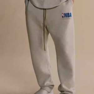 에센셜 x NBA 셋업 스웨트팬츠(라이트 헤더, 블랙) - 24FW