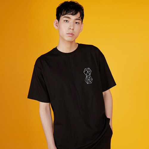 우즈김 Geometric Logo 1/2 Tee black,DCL스토어,WOO&#039;S KIM (unisex)