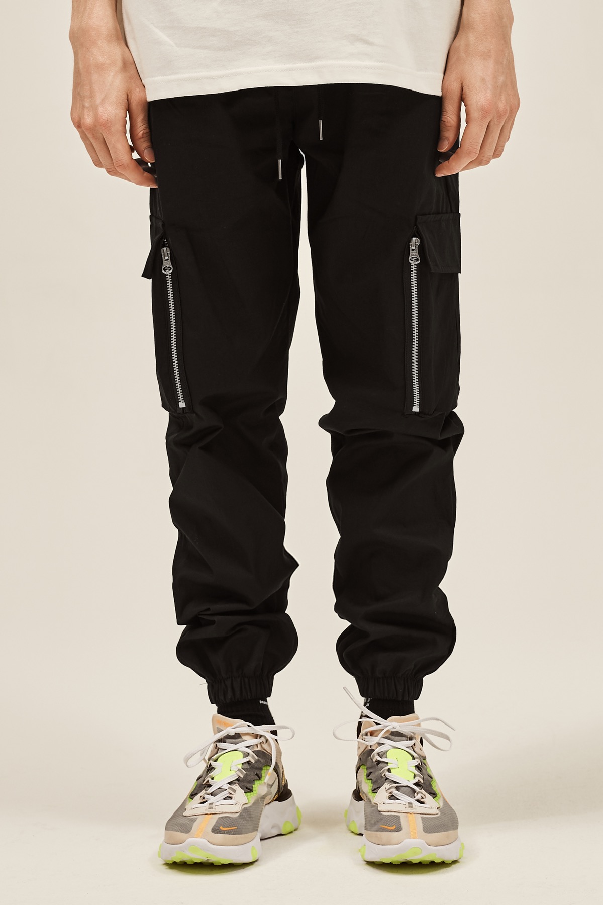 BLACK CARGO ZIPPER JOG PANTS V2