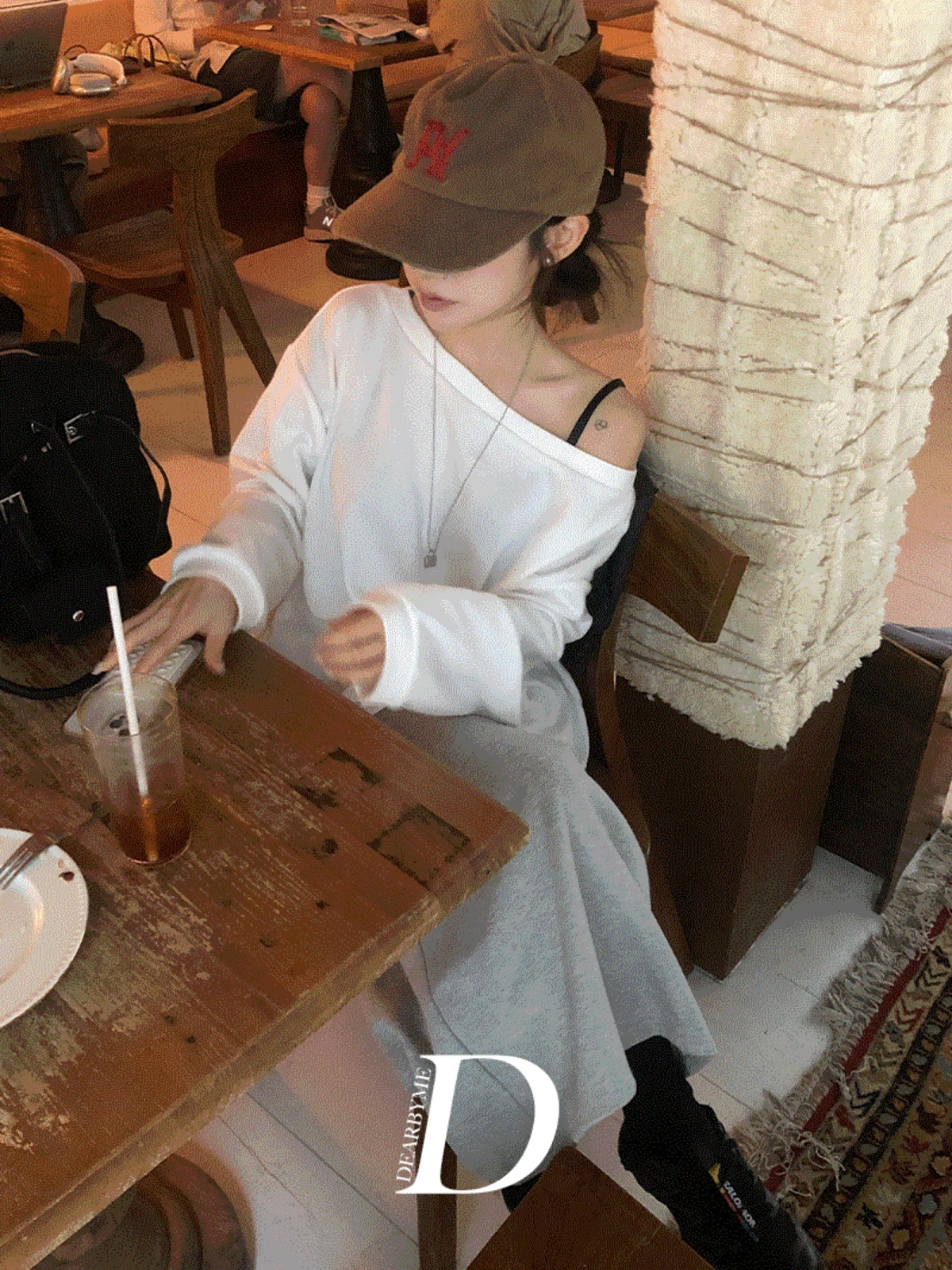 MADE 여리 오프숄더 맨투맨𓂃꙳⋆