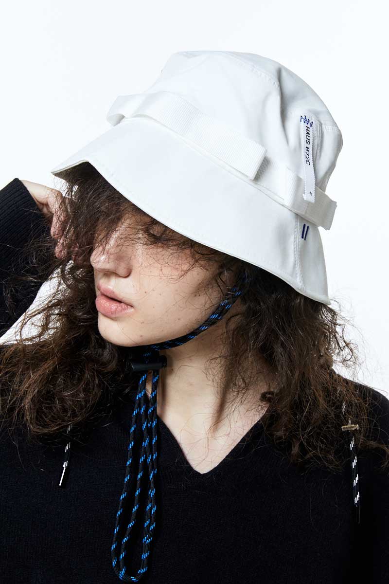 BUCKET HAT WHITE