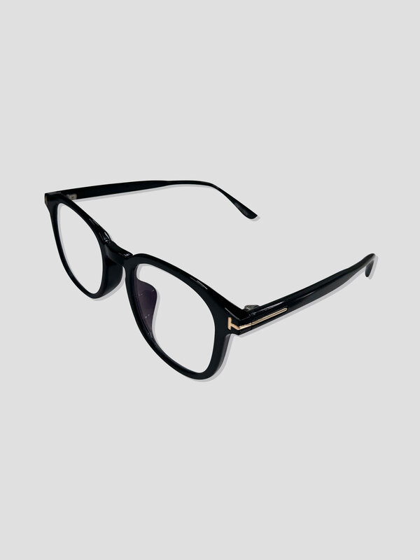 Black scoopy eyeware