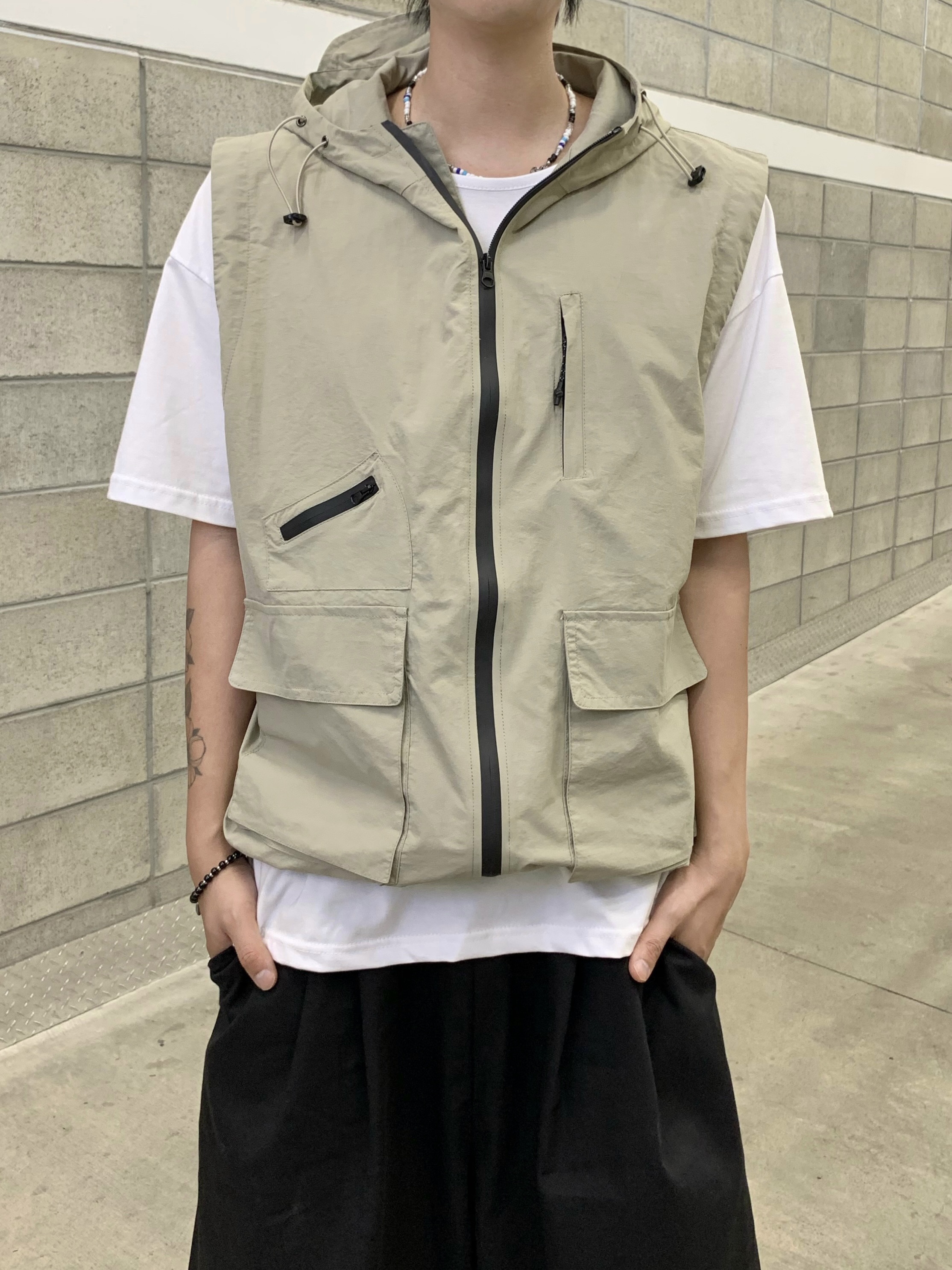 (주문폭주) (입고지연) 4 Pocket nylon hood vest 5C