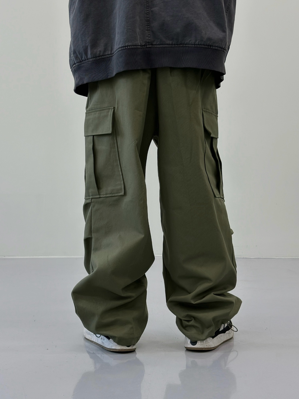 바지 모델 착용 이미지-S5L11