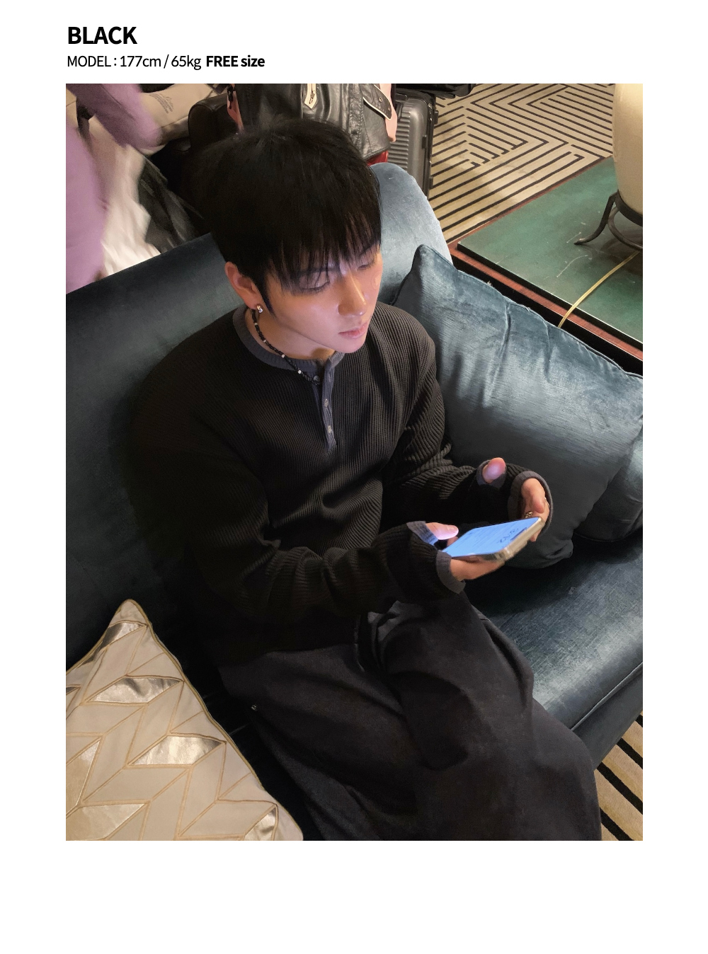 긴팔 티셔츠 모델 착용 이미지-S1L7