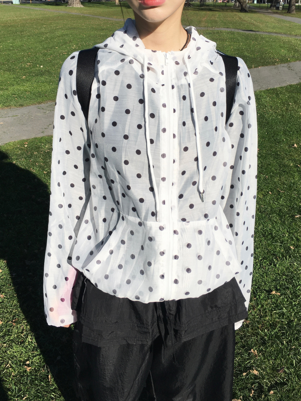 블라우스 모델 착용 이미지-S2L6