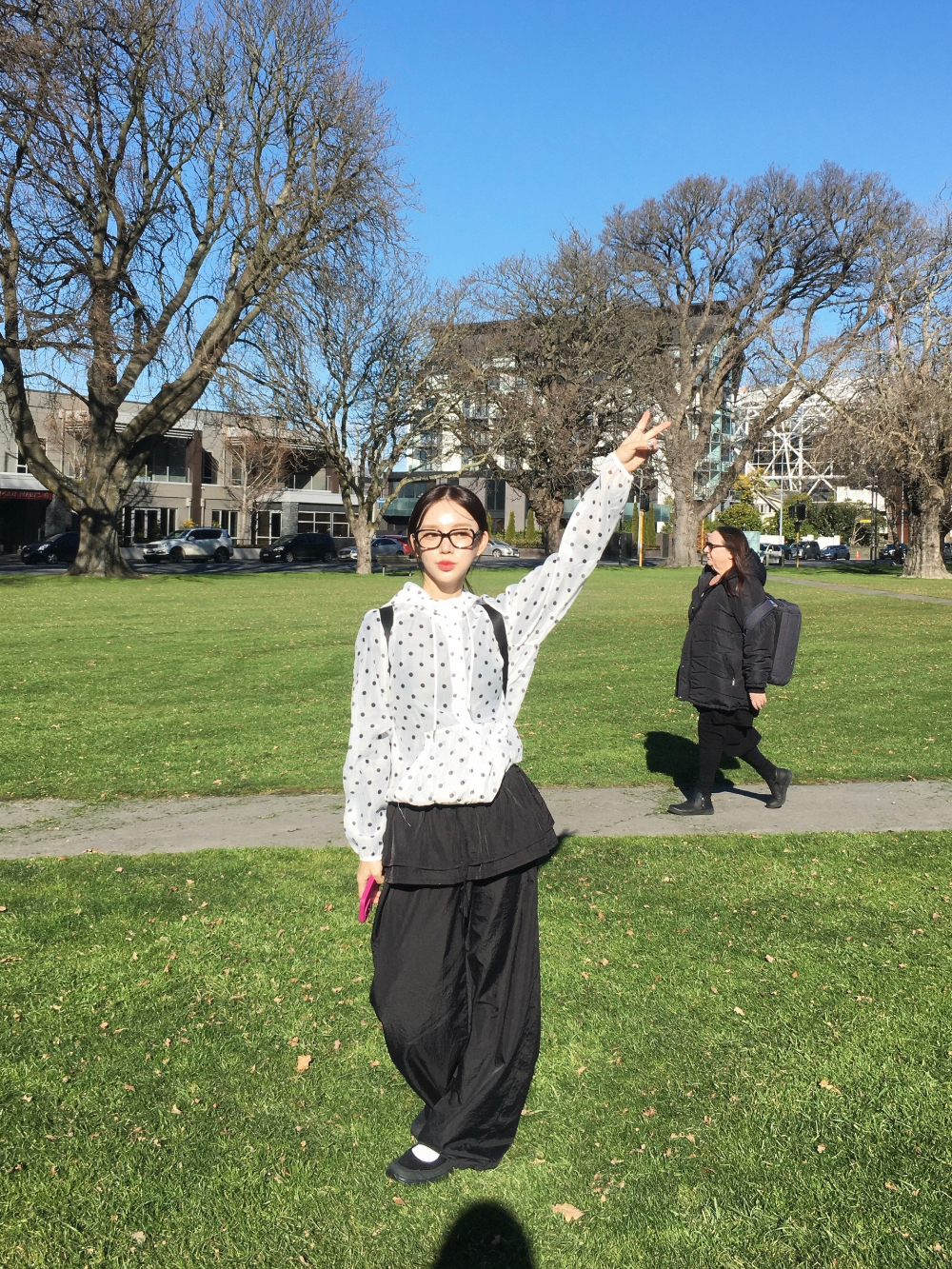 블라우스 모델 착용 이미지-S2L17