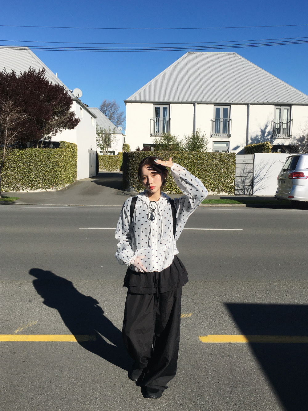 블라우스 모델 착용 이미지-S1L4