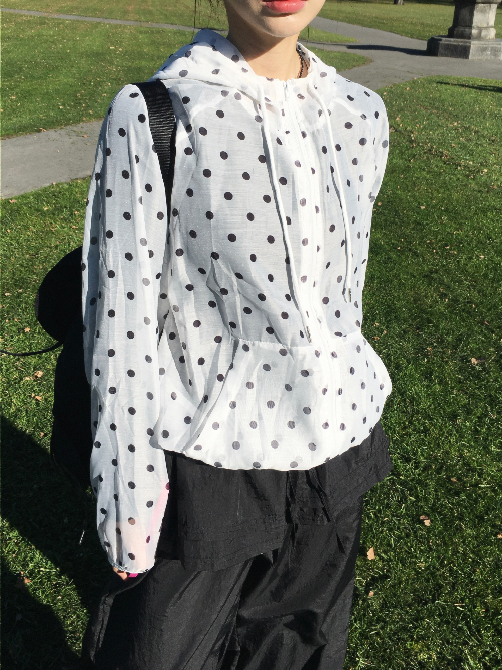 블라우스 모델 착용 이미지-S2L7