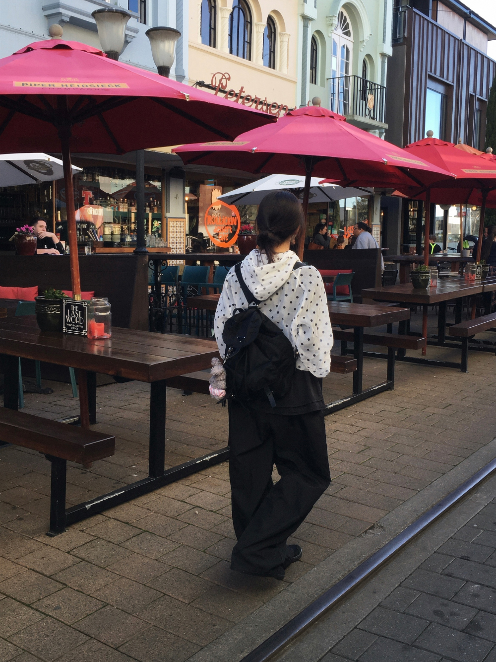 블라우스 모델 착용 이미지-S2L23