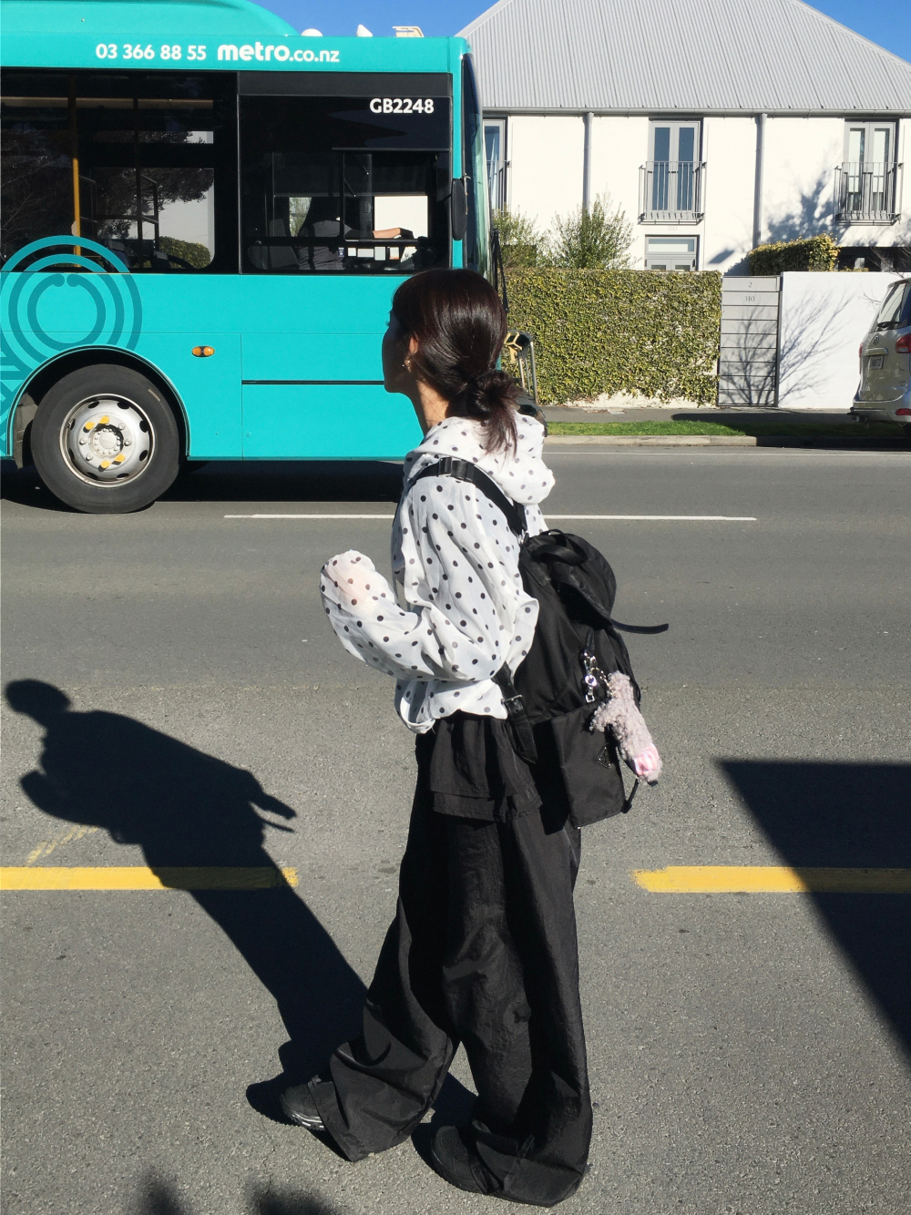 블라우스 모델 착용 이미지-S2L4