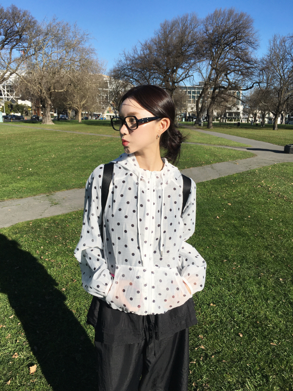 블라우스 모델 착용 이미지-S2L5