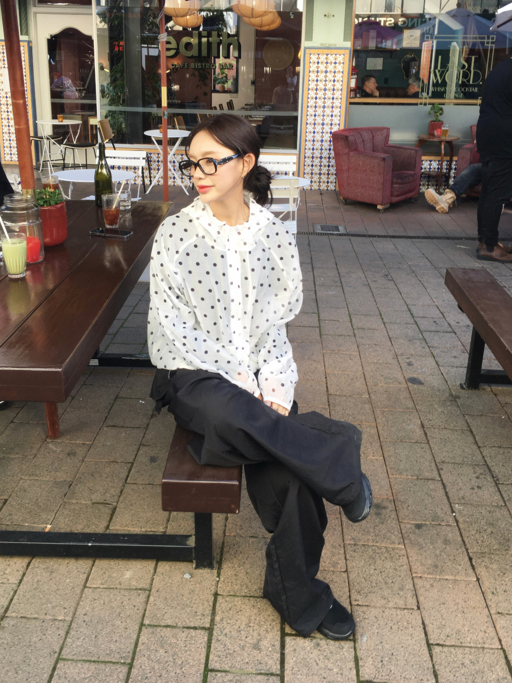 블라우스 모델 착용 이미지-S2L19