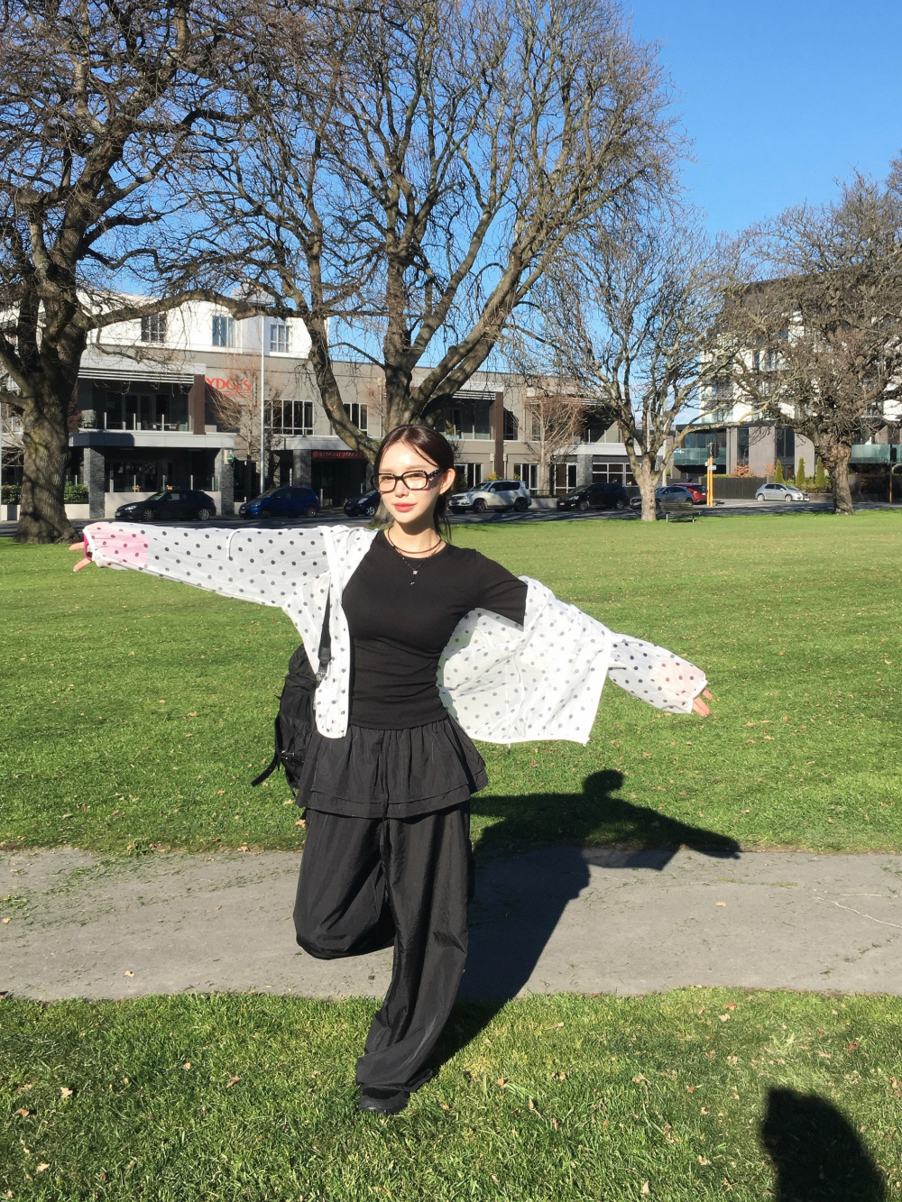 블라우스 모델 착용 이미지-S2L11