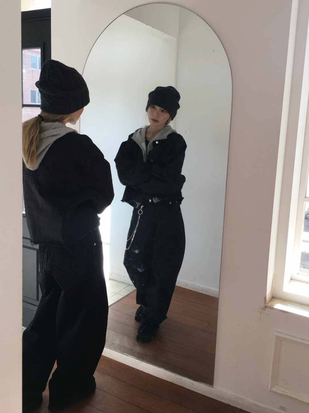 재킷 모델 착용 이미지-S2L4