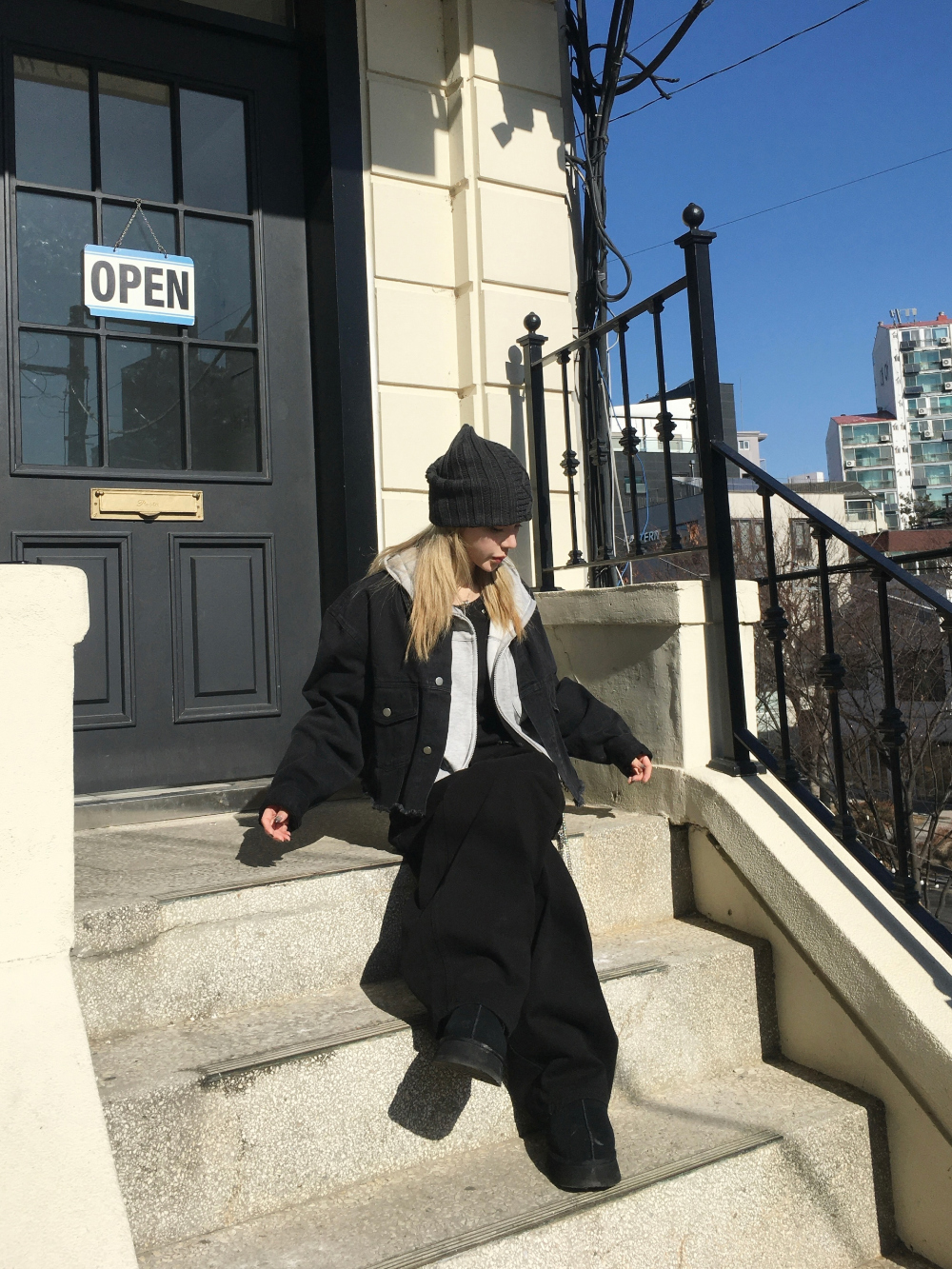 재킷 모델 착용 이미지-S2L7