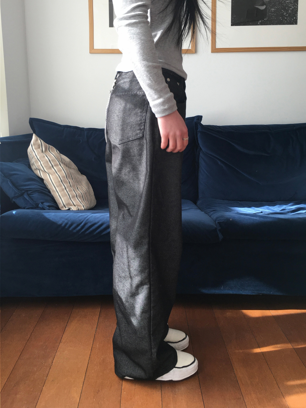 바지 모델 착용 이미지-S2L19