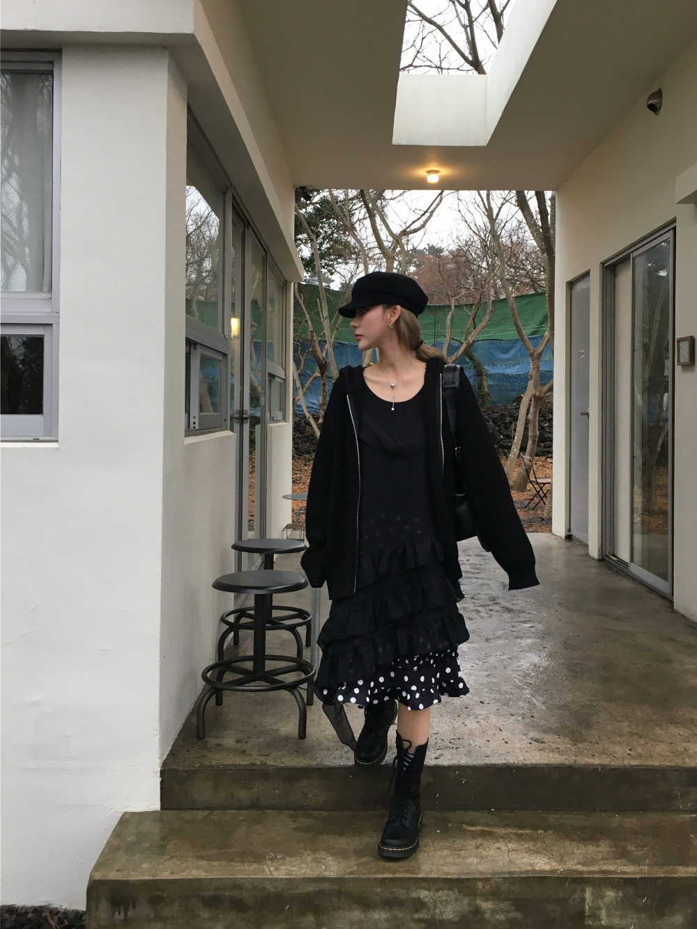 미니 스커트 모델 착용 이미지-S2L32