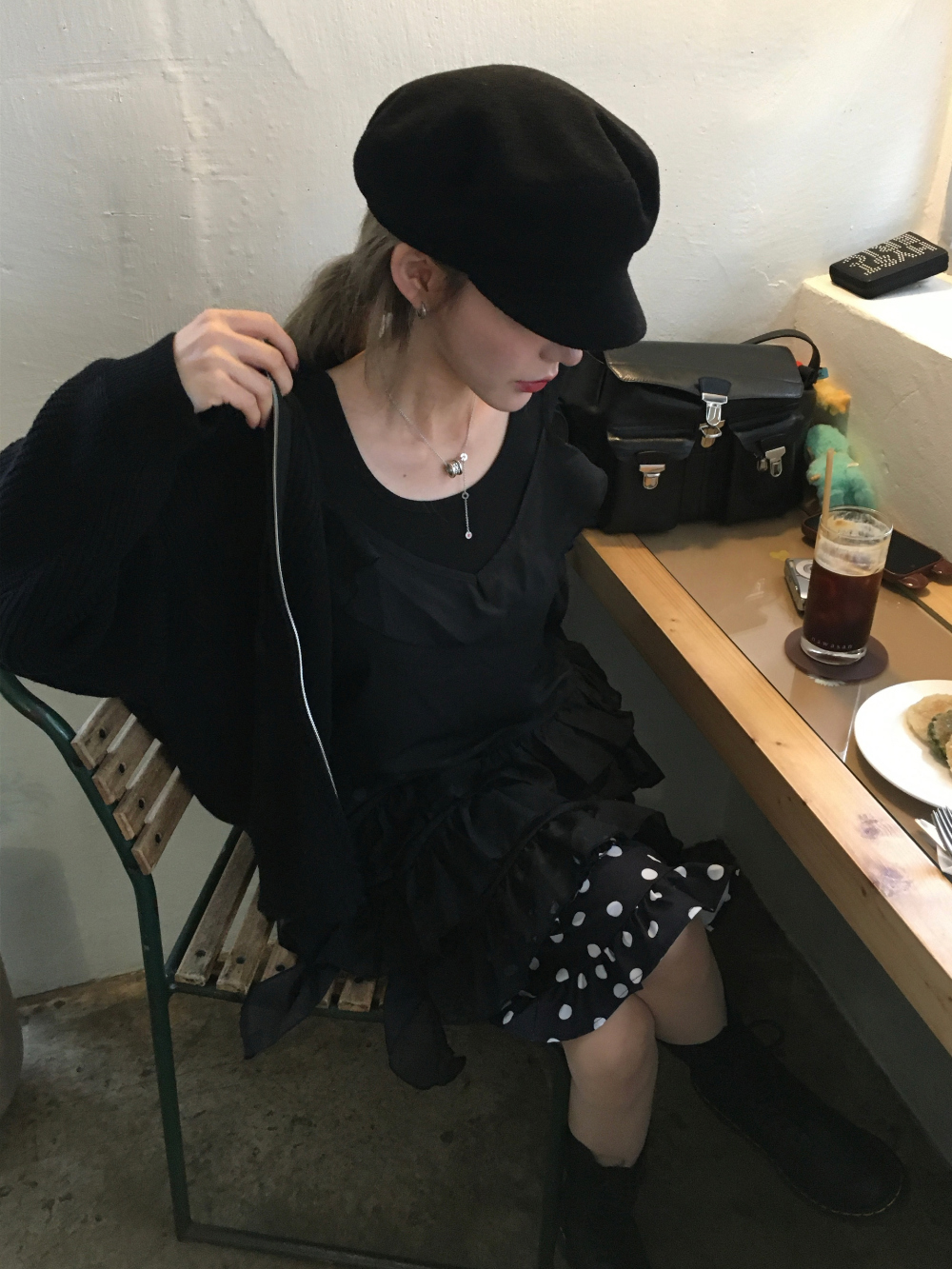 미니 스커트 모델 착용 이미지-S2L43