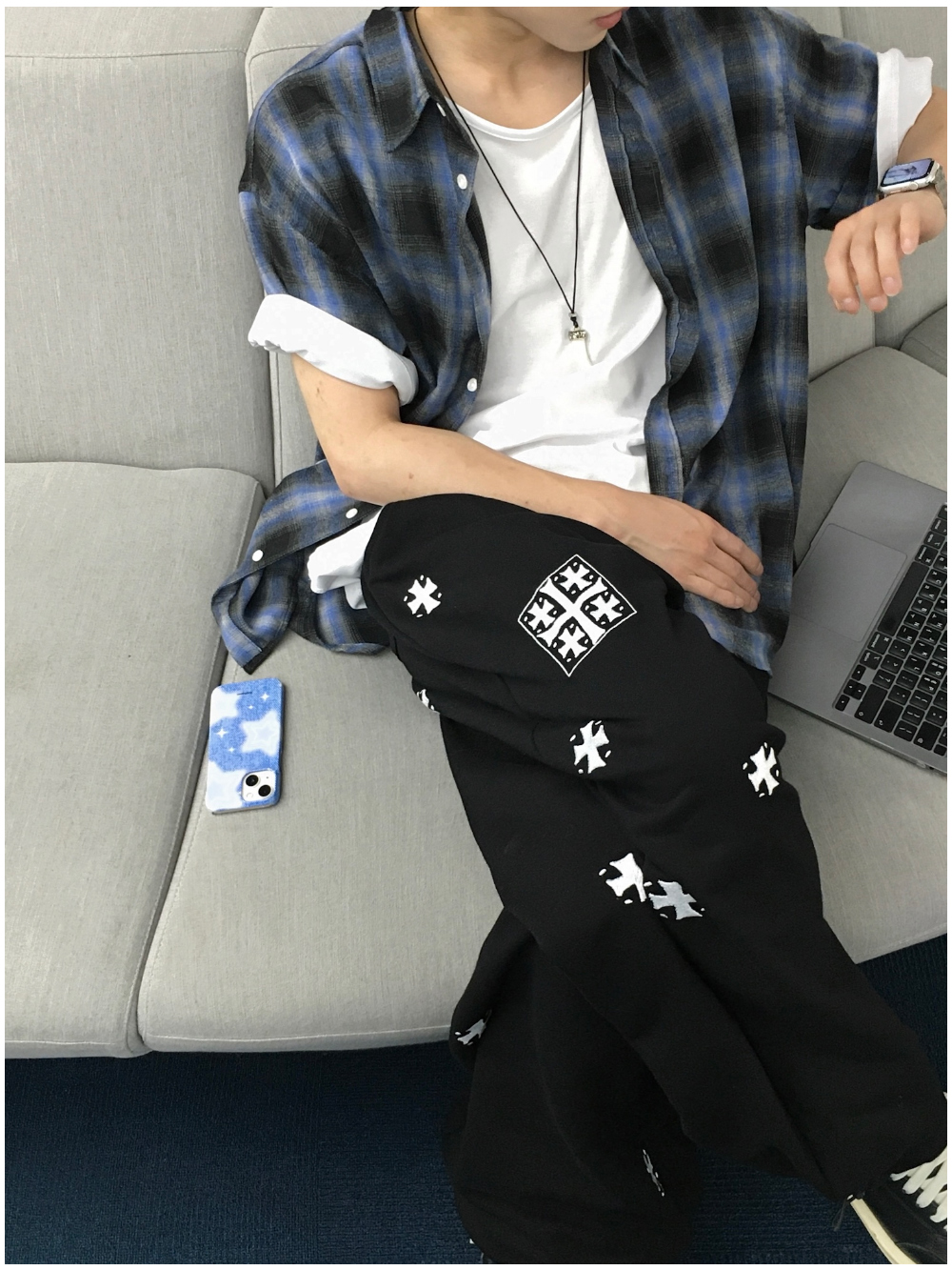 바지 모델 착용 이미지-S2L3