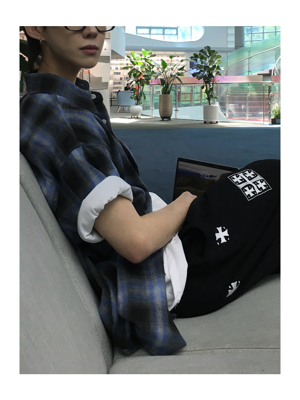 바지 모델 착용 이미지-S2L13