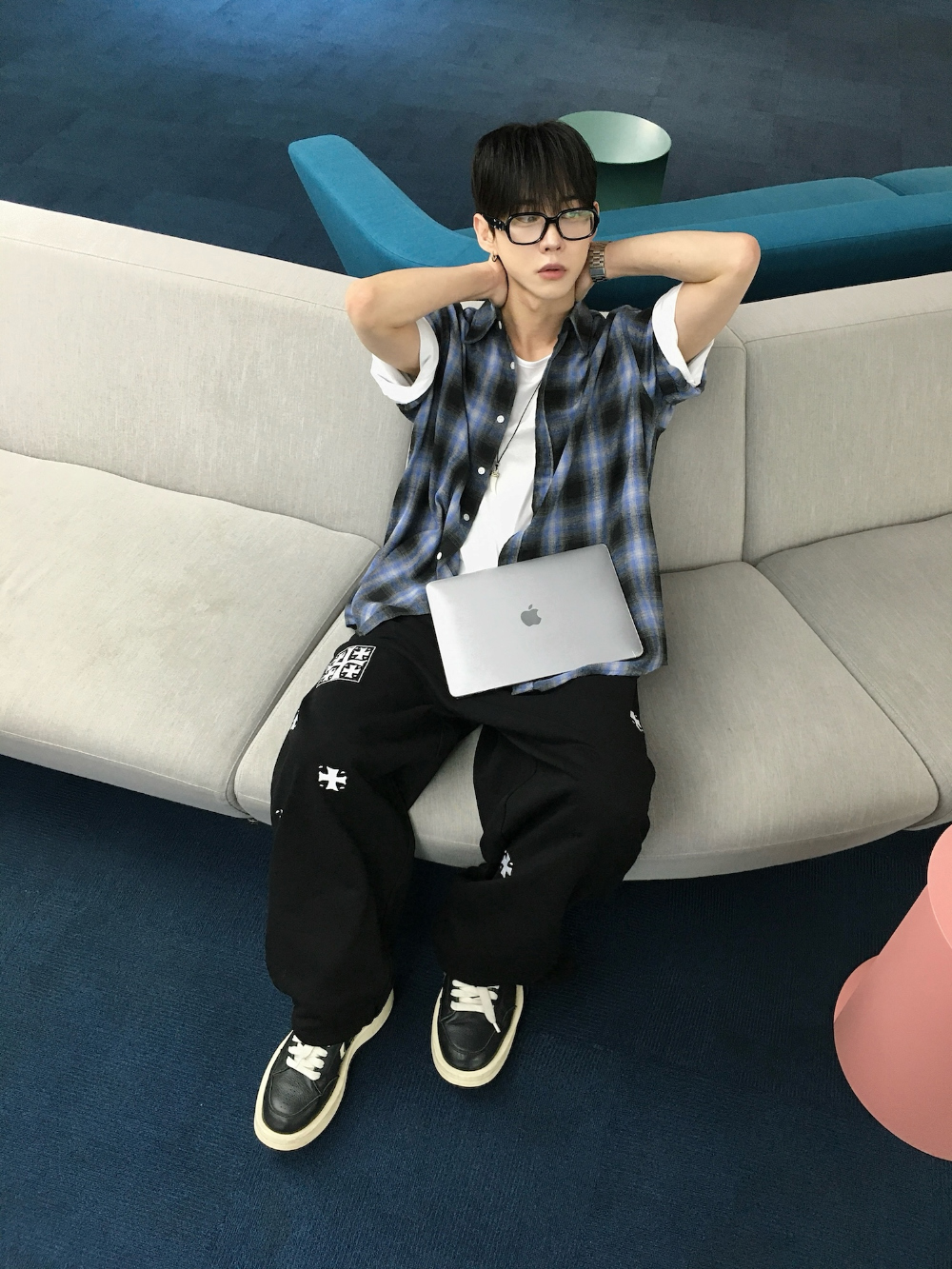 바지 모델 착용 이미지-S2L16