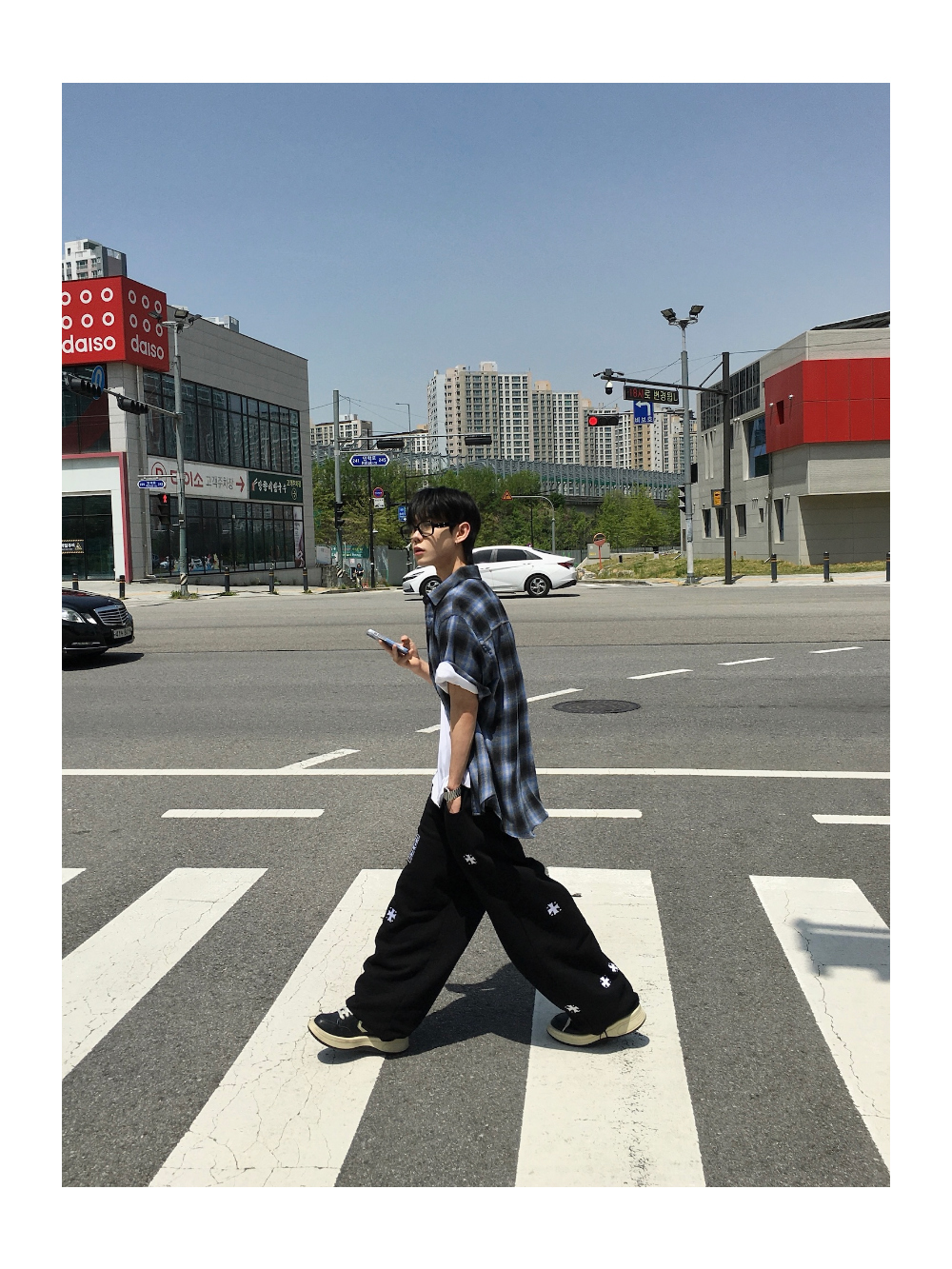 바지 모델 착용 이미지-S2L4