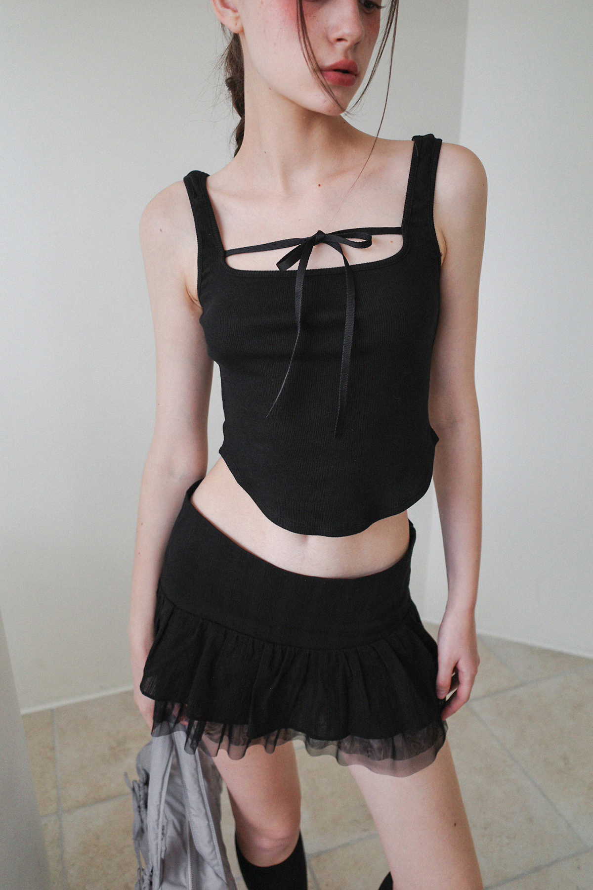 SQUARE RIBBON SLEEVELESS (BK)