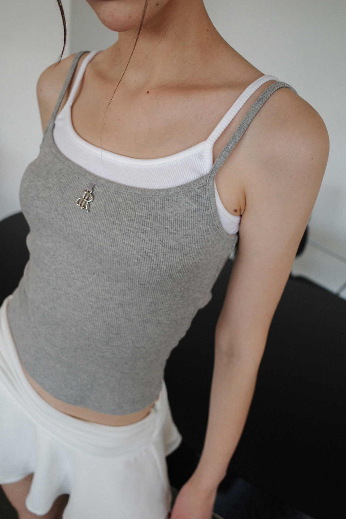 PENDANT LAYERED SLEEVELESS (GRAY)