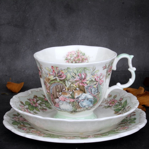 영국찻잔 앤틱 로얄덜튼 Royal Doulton 브램블리 헷지 Brambly Hedge 트리오,야드로,영국찻잔